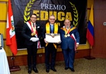 Docente de la Facultad de Educación recibió el título honoris causa