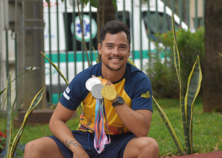 Estudiante Bonaventuriano cosecha triunfos en los XII Juegos Suramericanos de Clavados