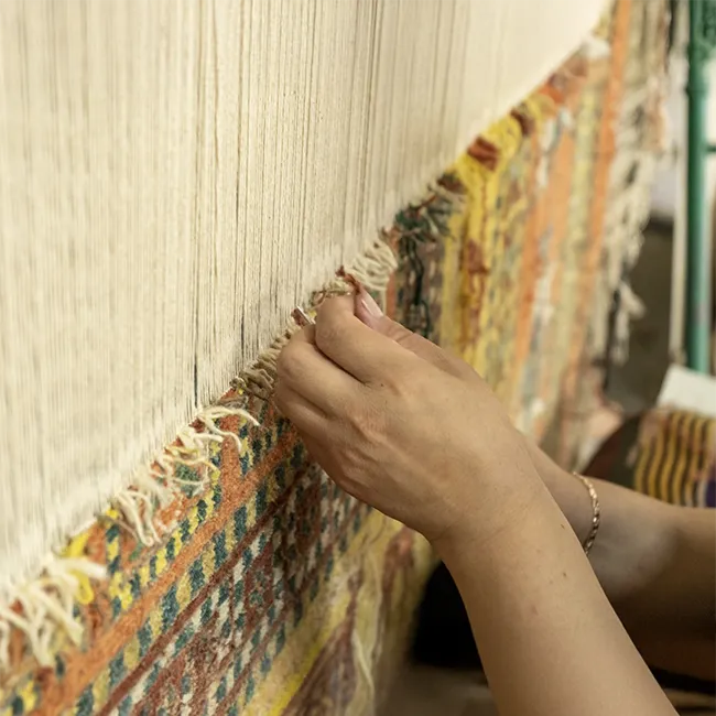 Tejidos artesanales para crear tapices de pared